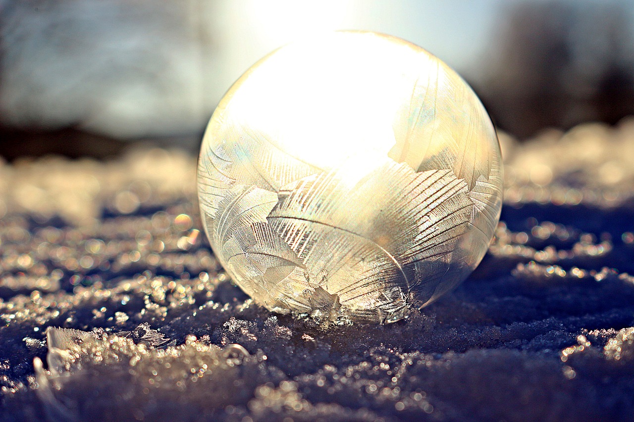 soap bubble eiskristalle frost free photo