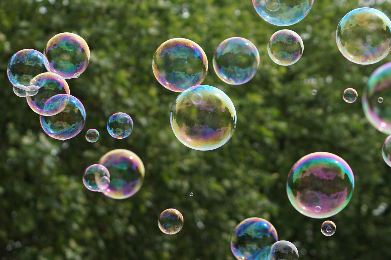 soap bubbles green farbenspiel free photo