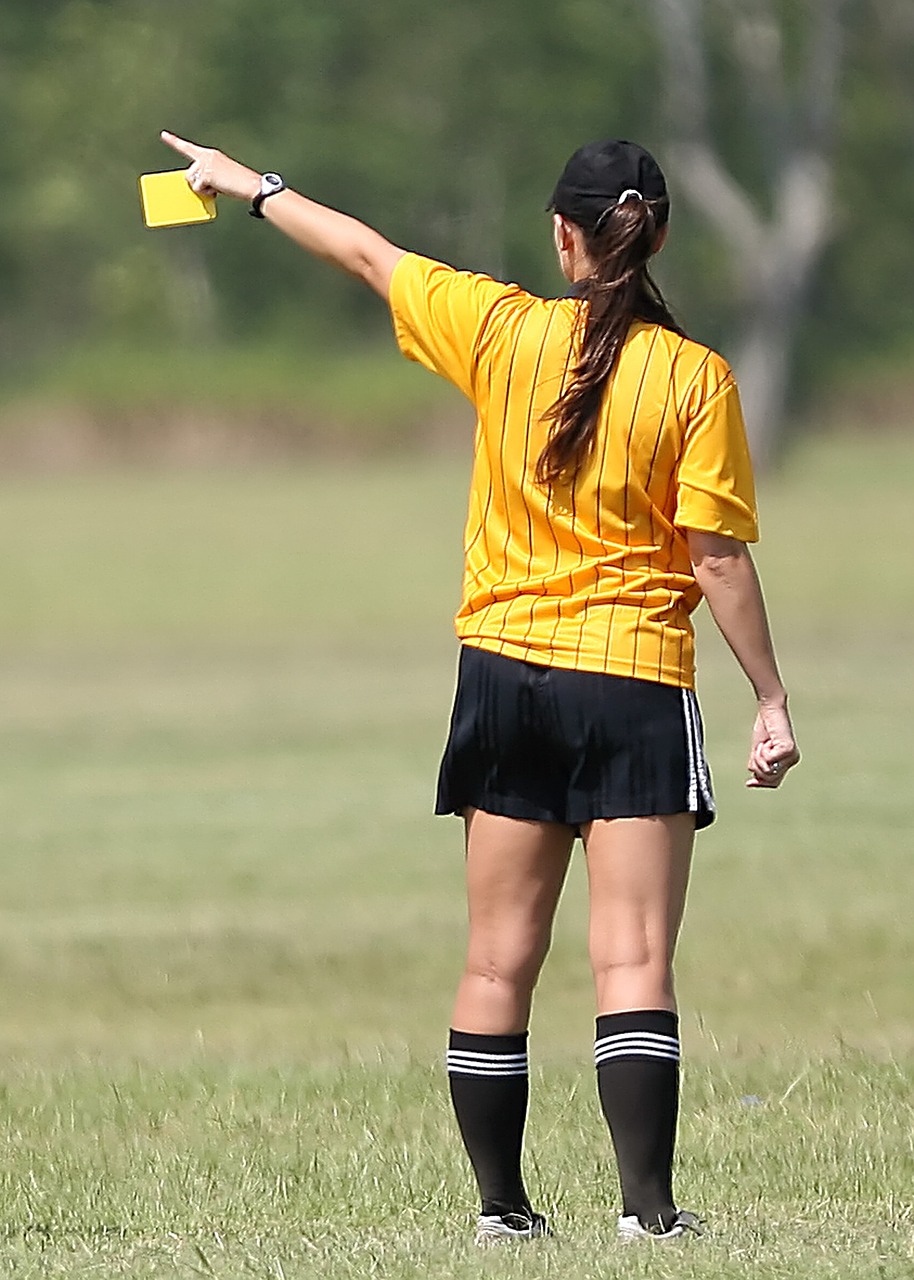 soccer referee female free photo