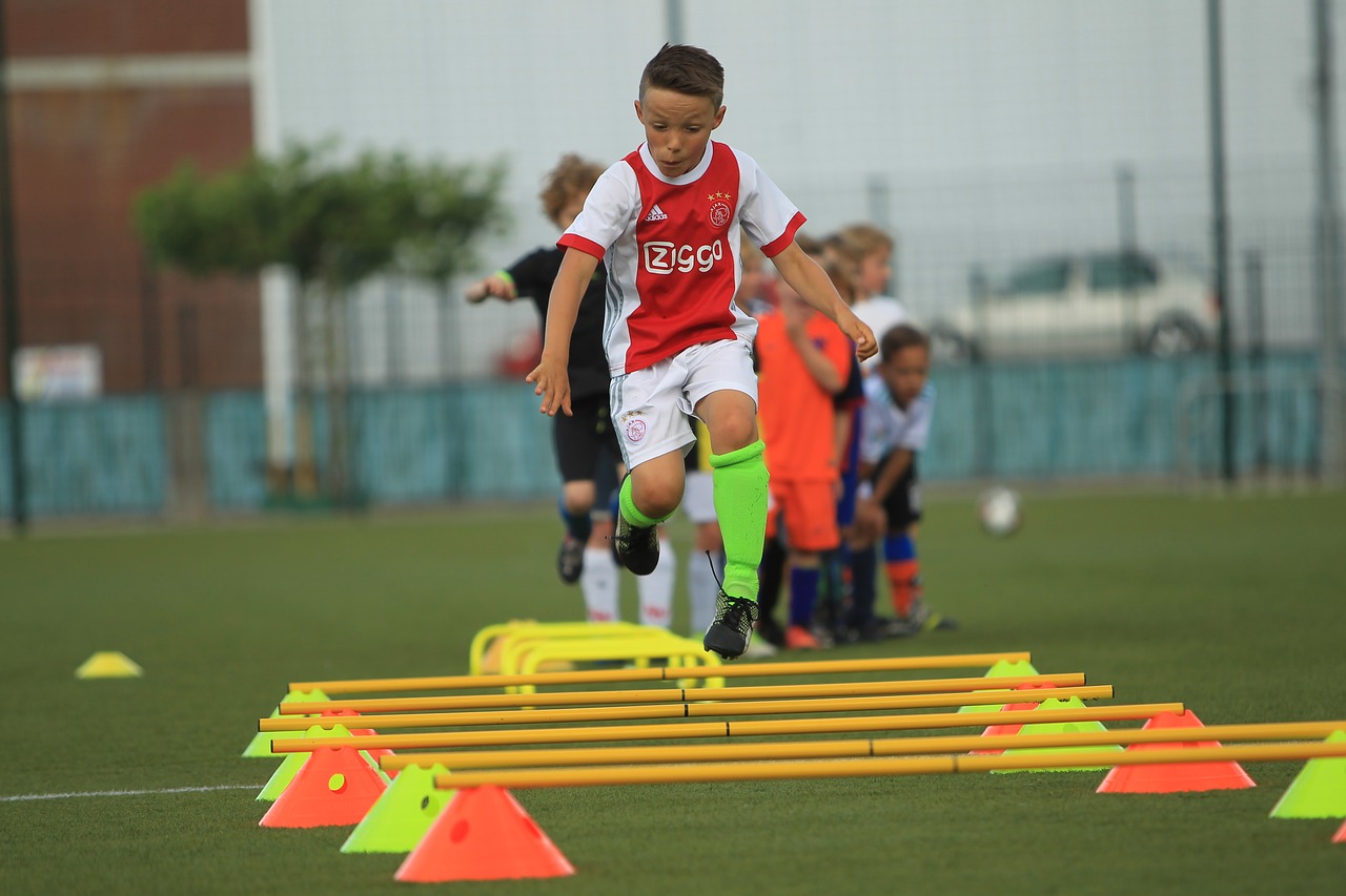 soccer player  training  pupils football free photo