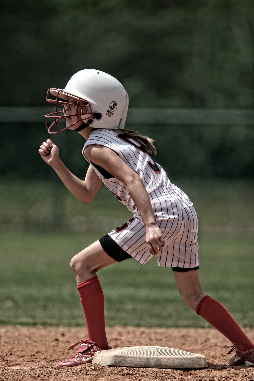 softball runner girl free photo
