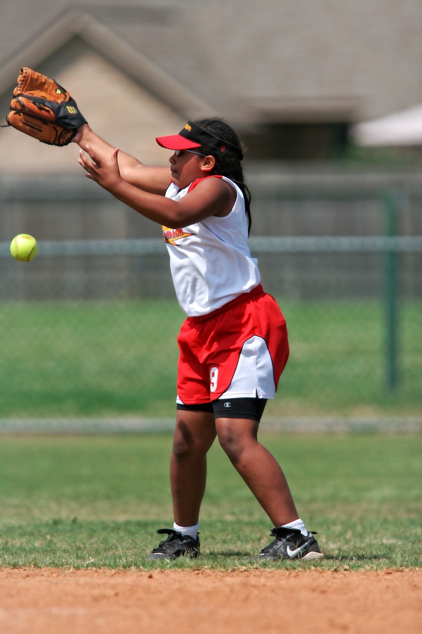 softball player female free photo