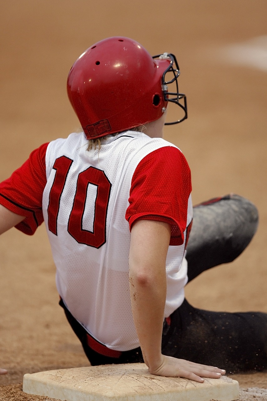 softball runner girl free photo