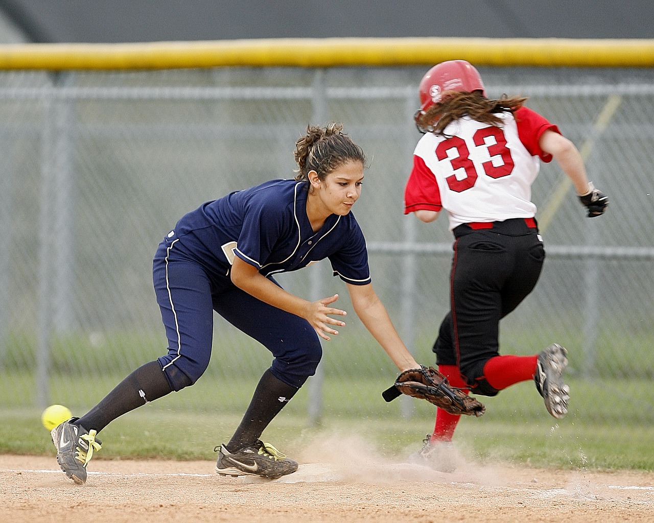 softball action girls free photo