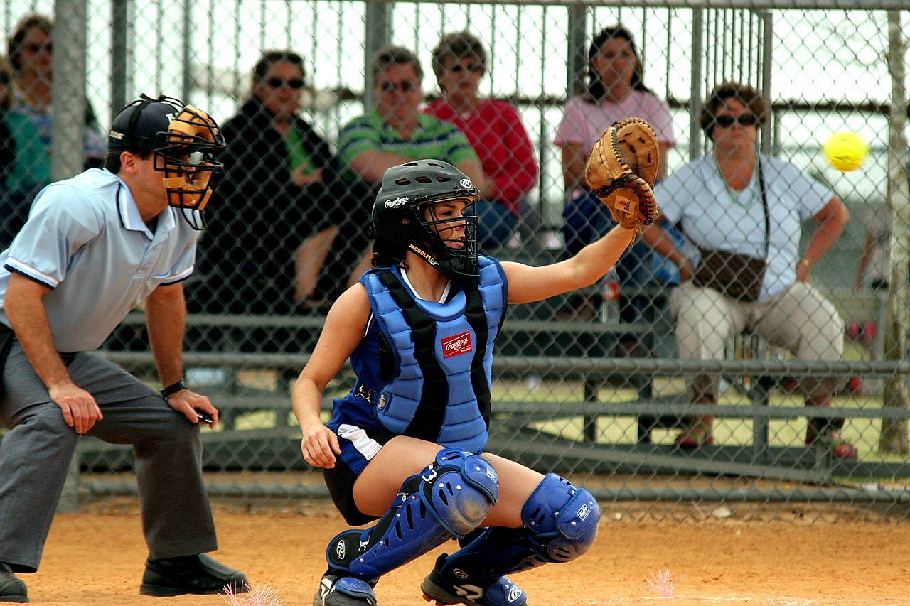 softball catcher female free photo