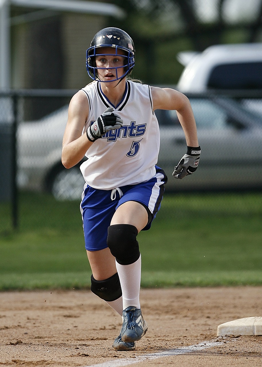 softball player female free photo