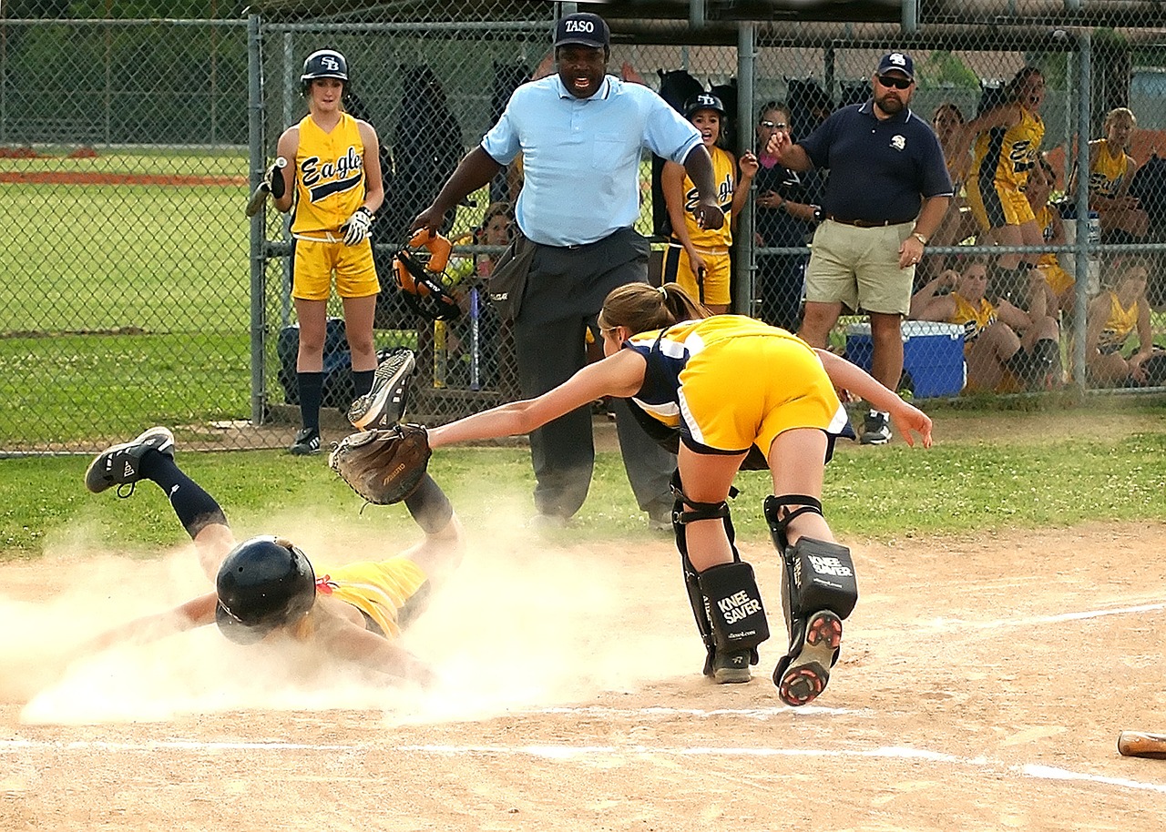 softball scoring sliding free photo