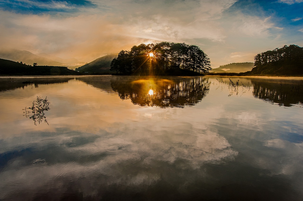 soi ball the lake reflect free photo