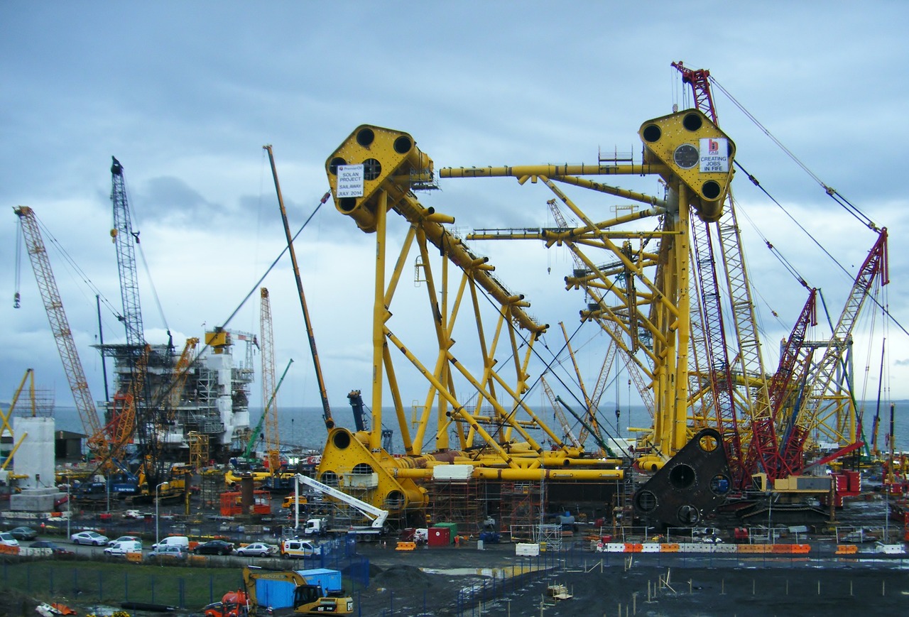 solan project shipyard oil rig free photo