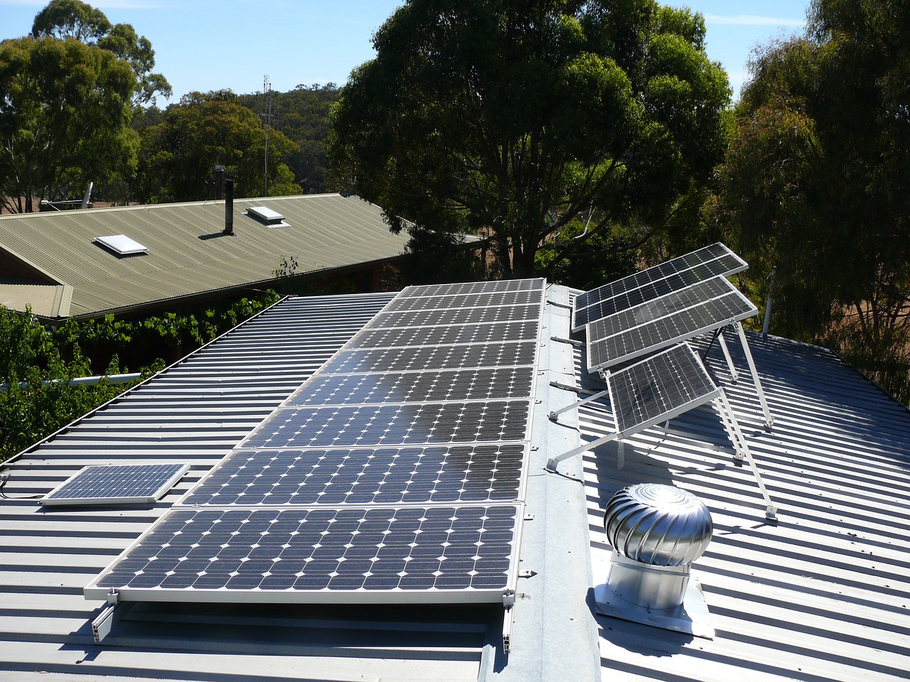 solar roof panels free photo