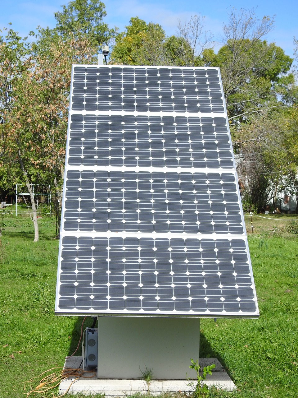 solar power station 120v ac green energy battery backup free photo