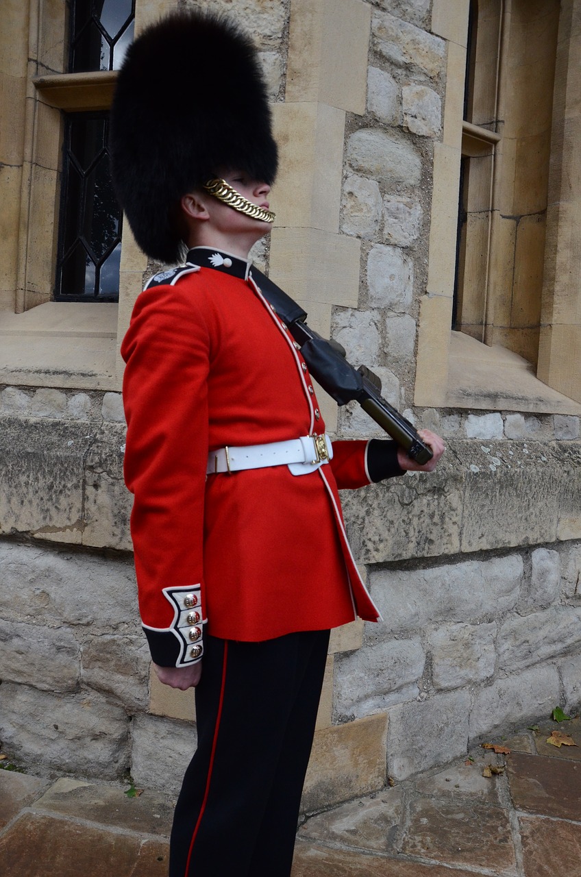 soldier queen england free photo