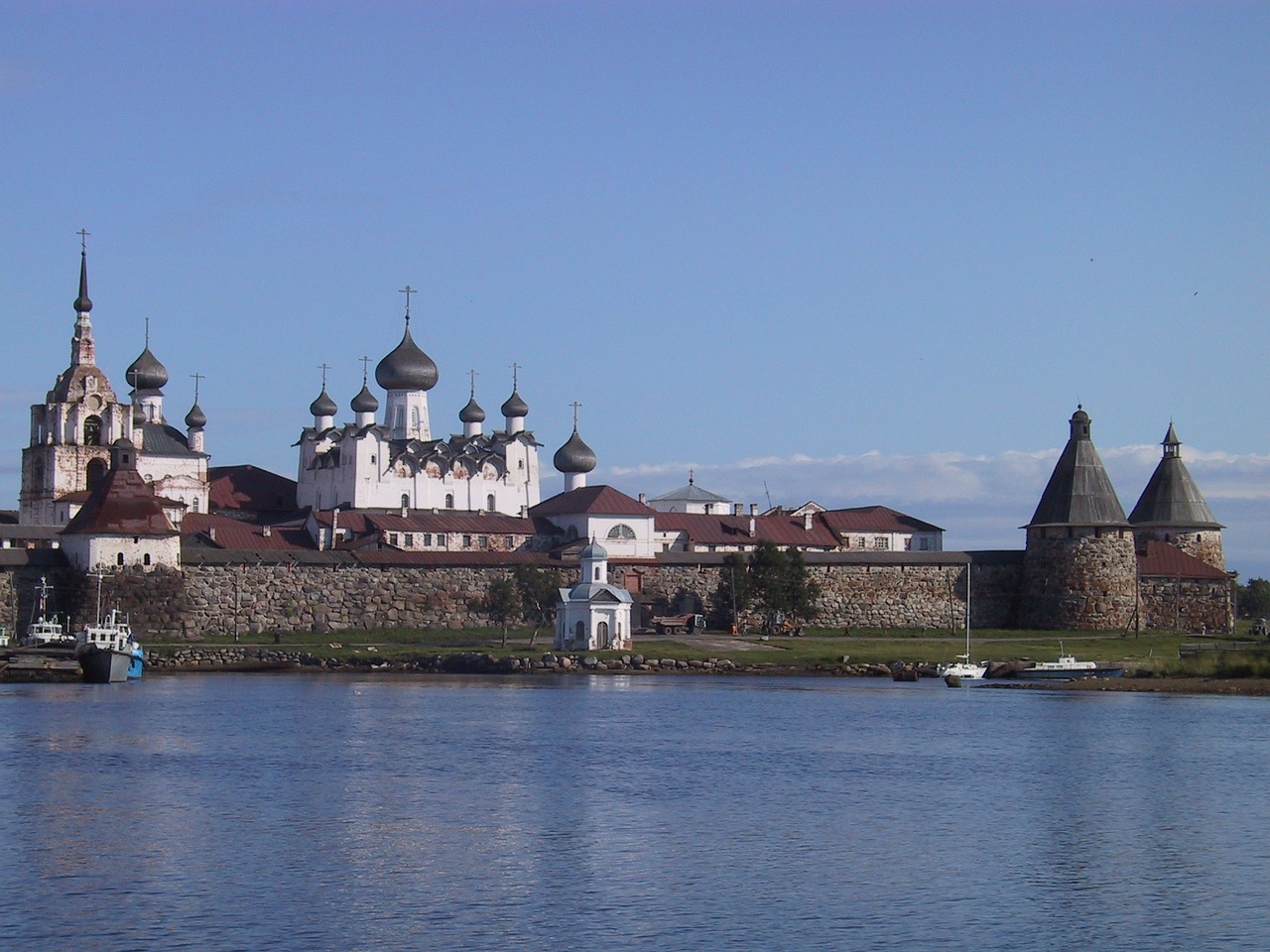 solovetsky monastery cupolas free photo