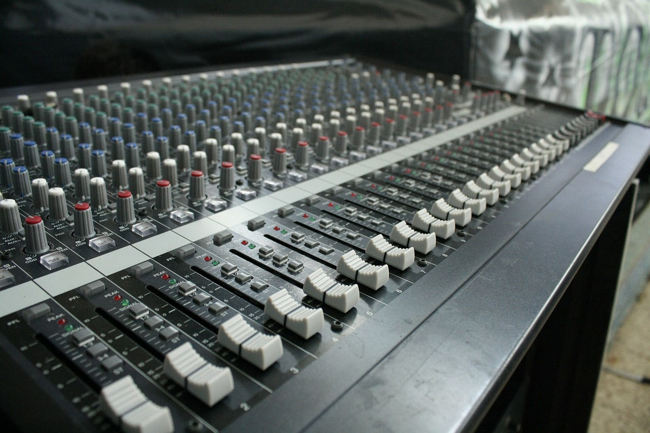 sound console music free photo