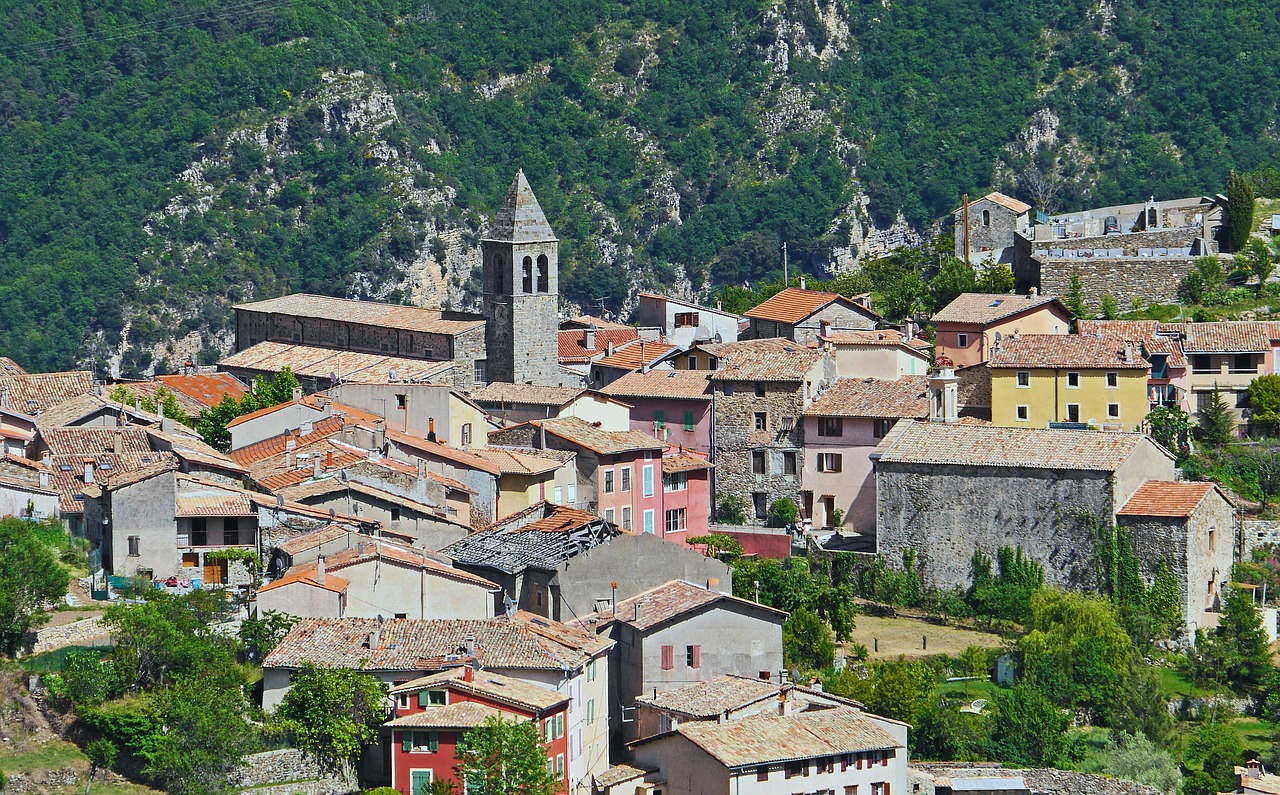 south of france maritime alps bergdorf free photo