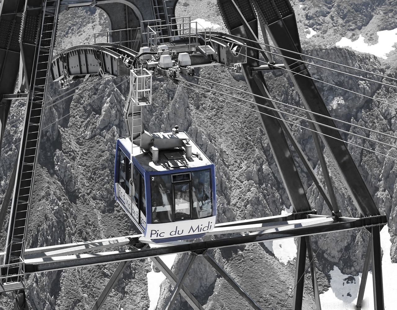 south peak pyrénées cable car free photo