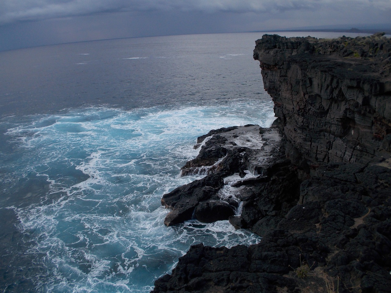 south point ka lae cliff free photo