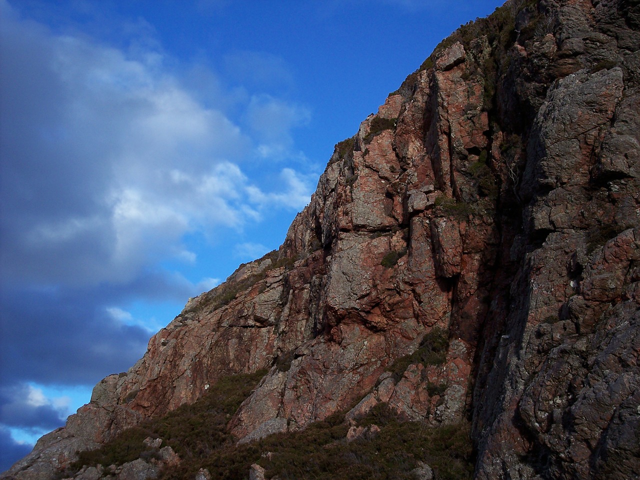 south rona crag craggy free photo