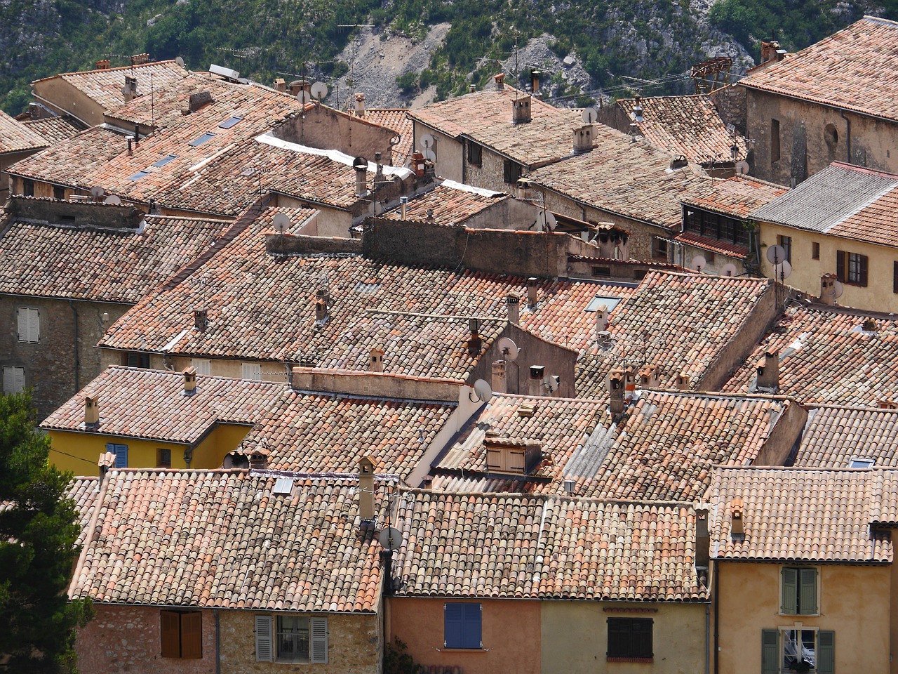 southern roofs clay pans maritime alps free photo