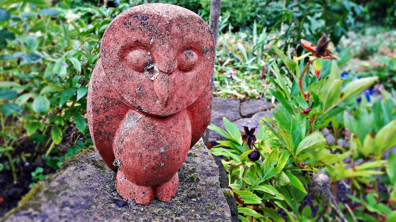 sowa stone figure free photo