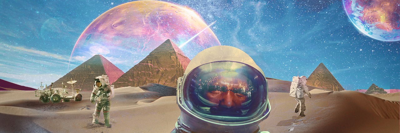 space astronaut trippy free photo