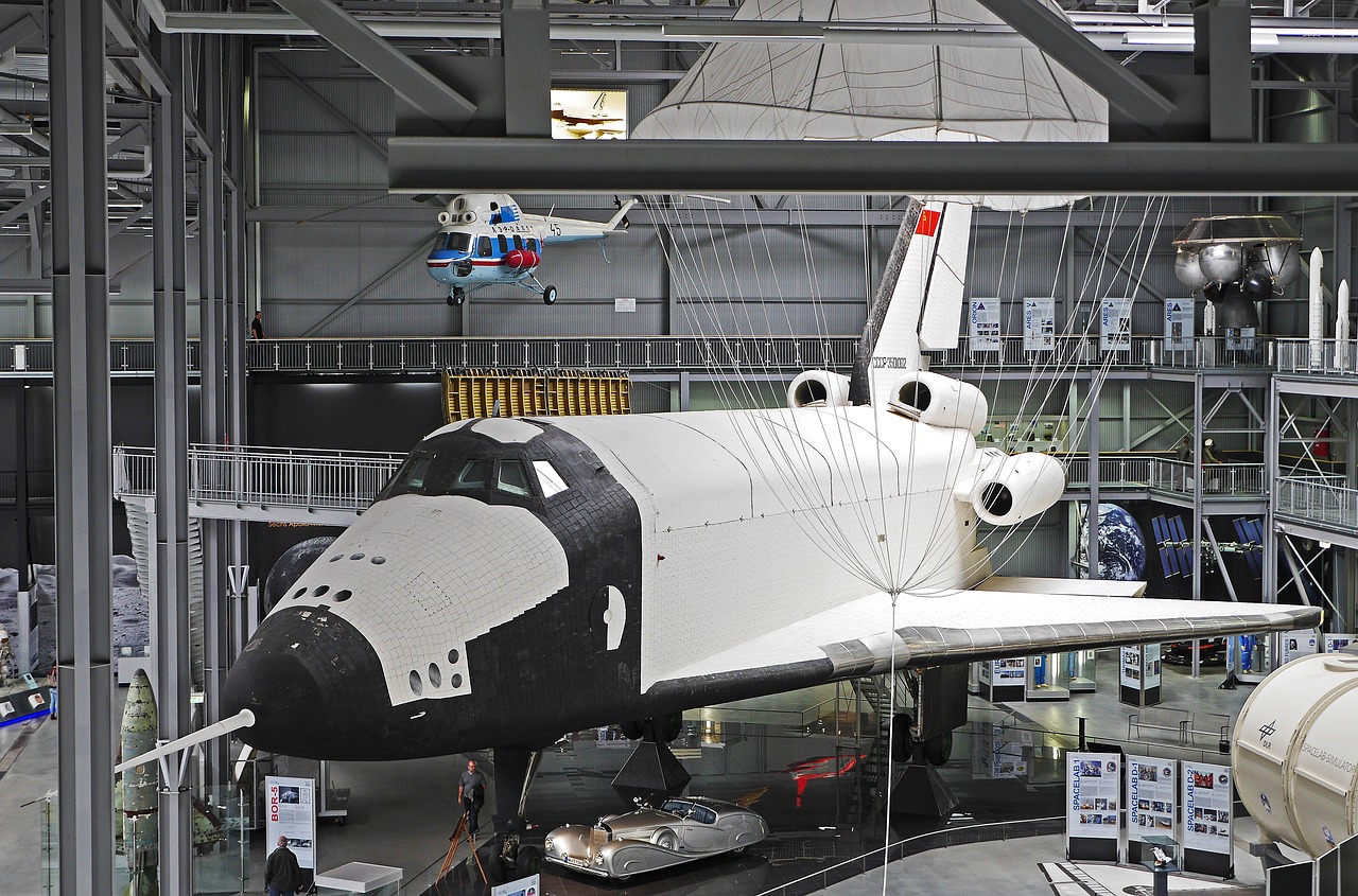 space shuttle columbia exhibition free photo