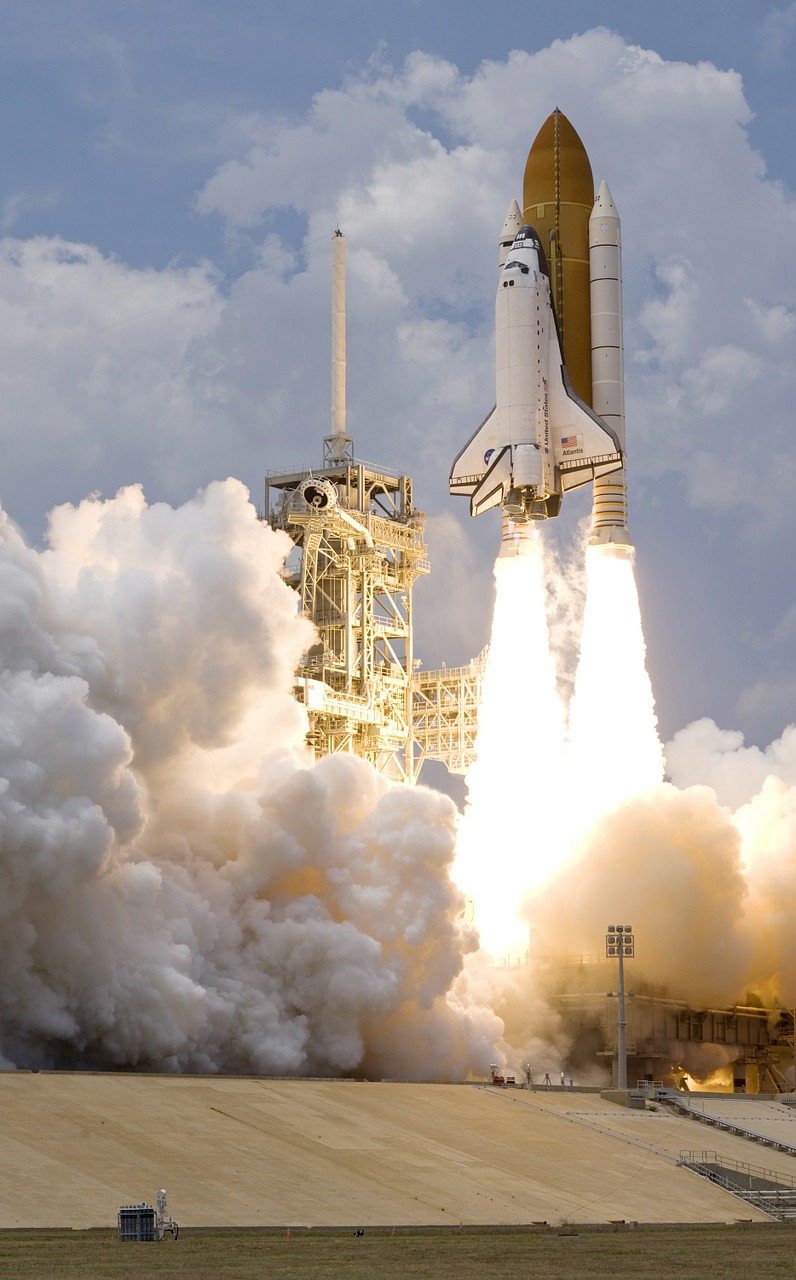 space shuttle liftoff atlantis free photo