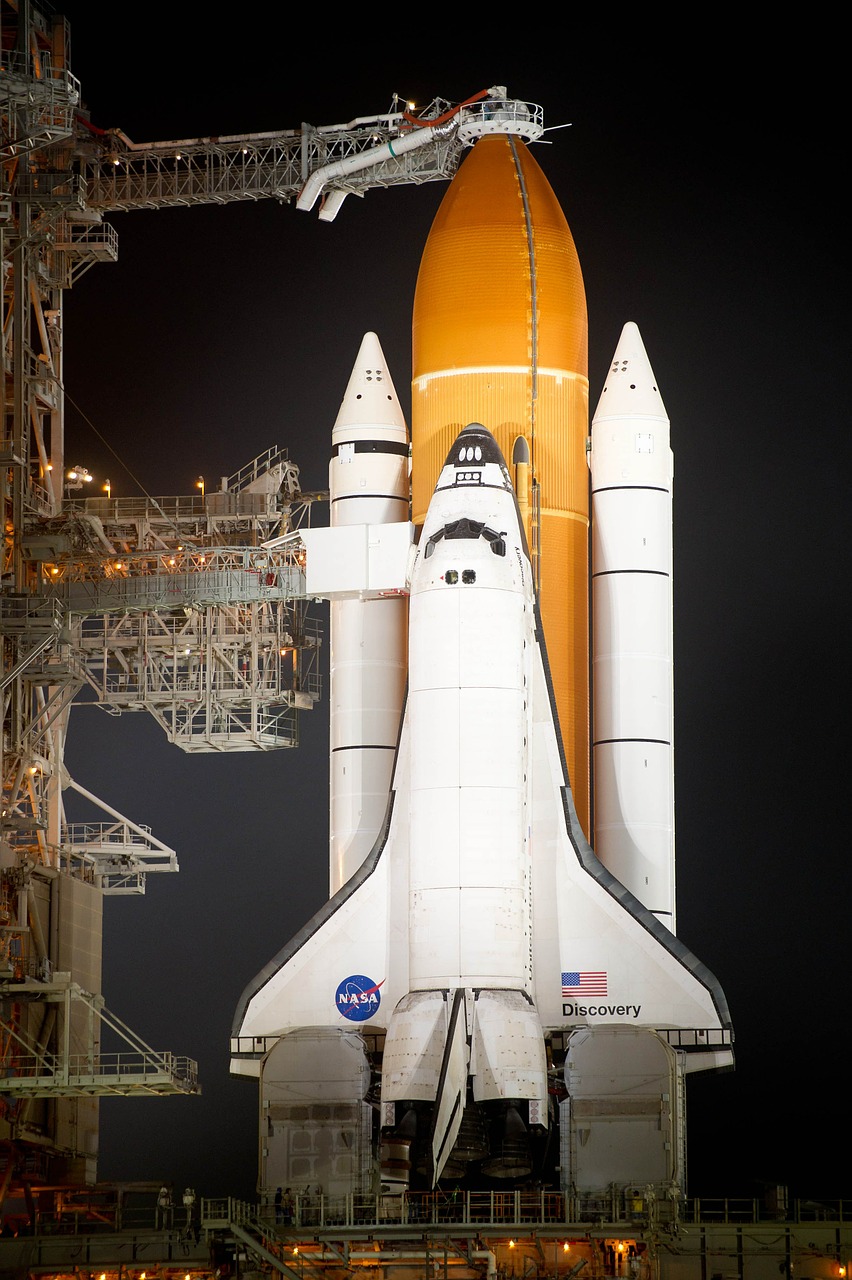 space shuttle discovery shuttle free photo