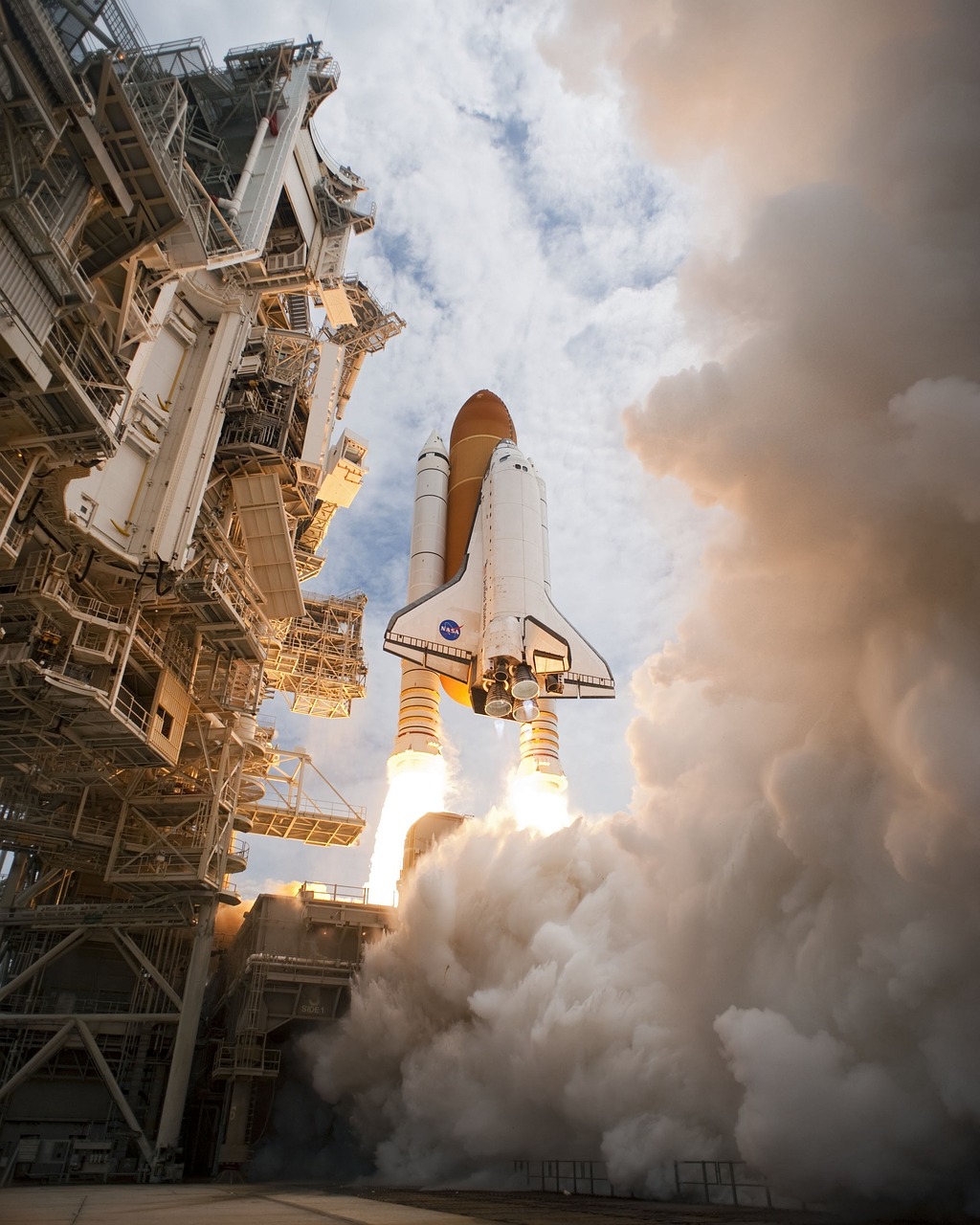 space shuttle atlantis liftoff launch free photo
