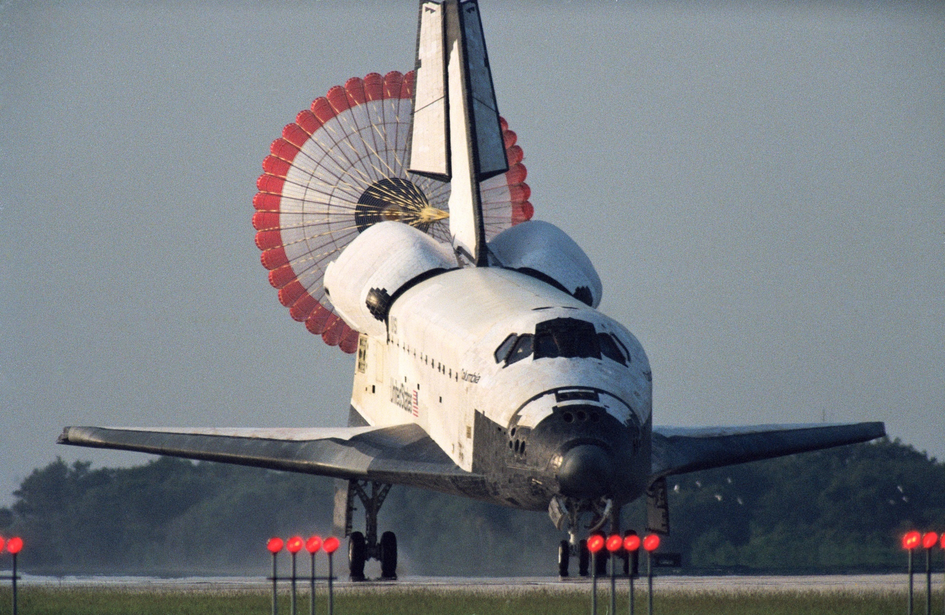 space shuttle columbia landing free photo