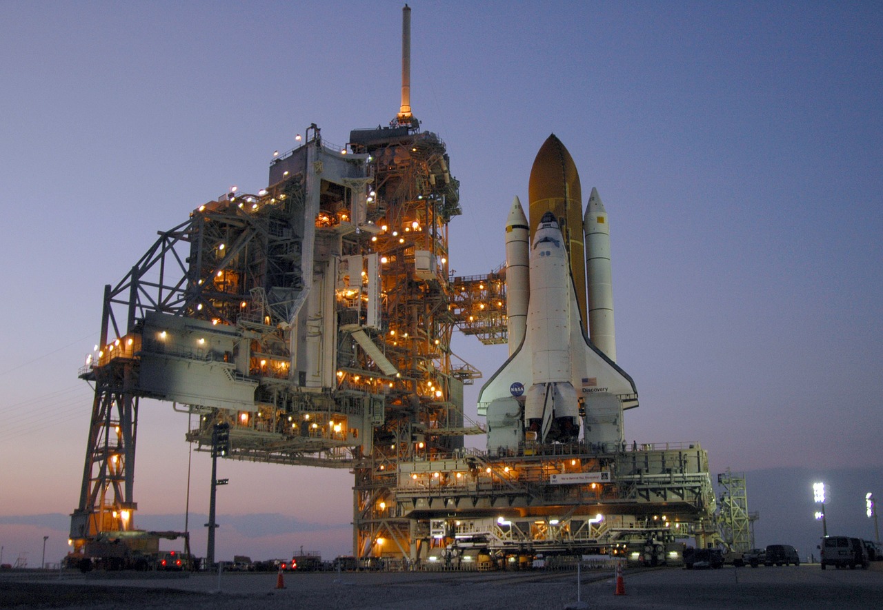 space shuttle discovery launch pad exploration free photo