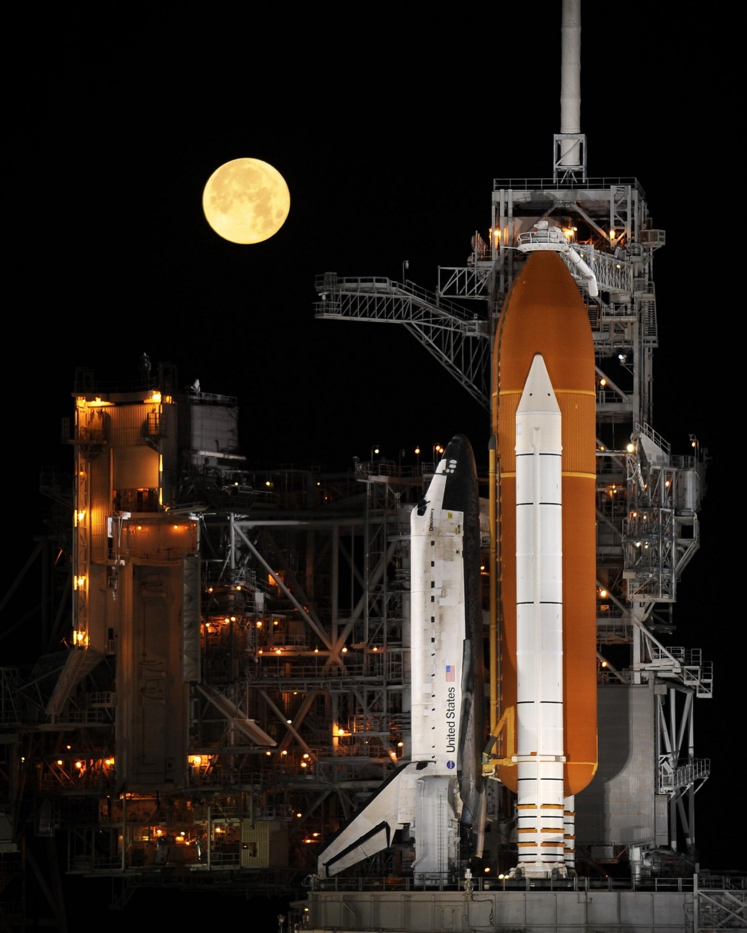 discovery space shuttle night nasa free photo