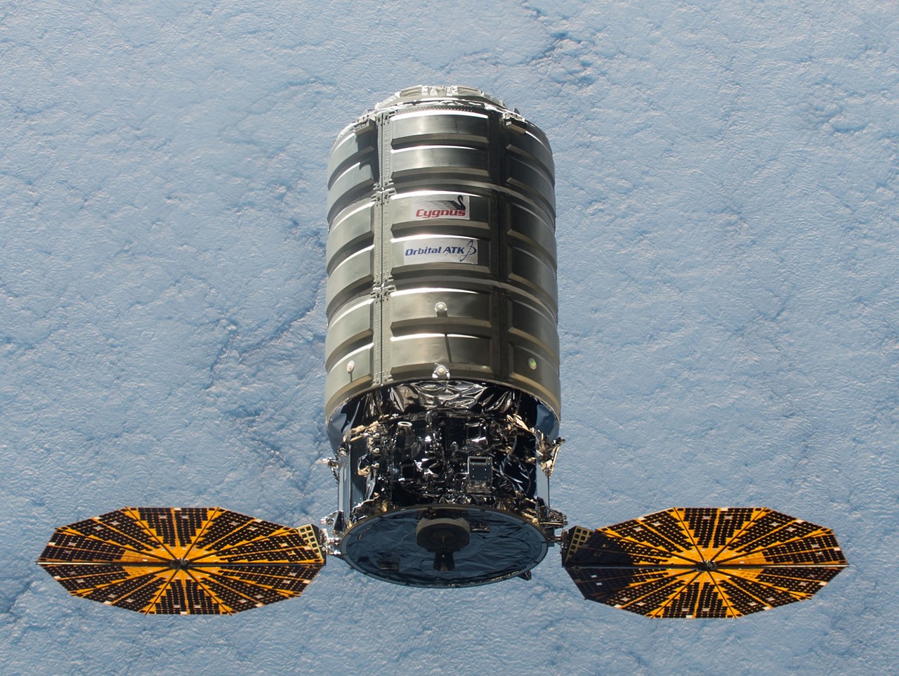 spacecraft cygnus 5 international space station free photo