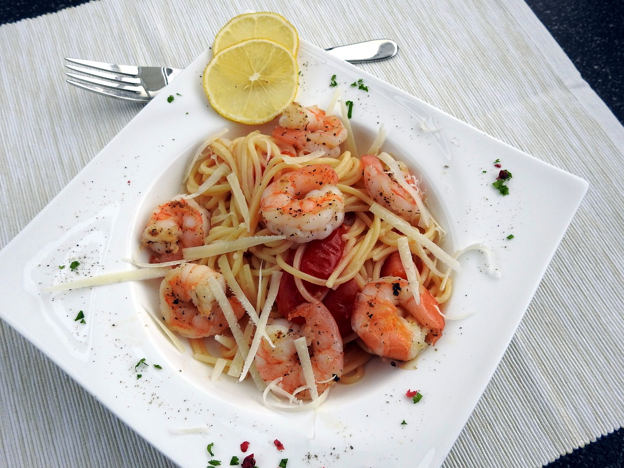 spaghetti shrimp noodles free photo