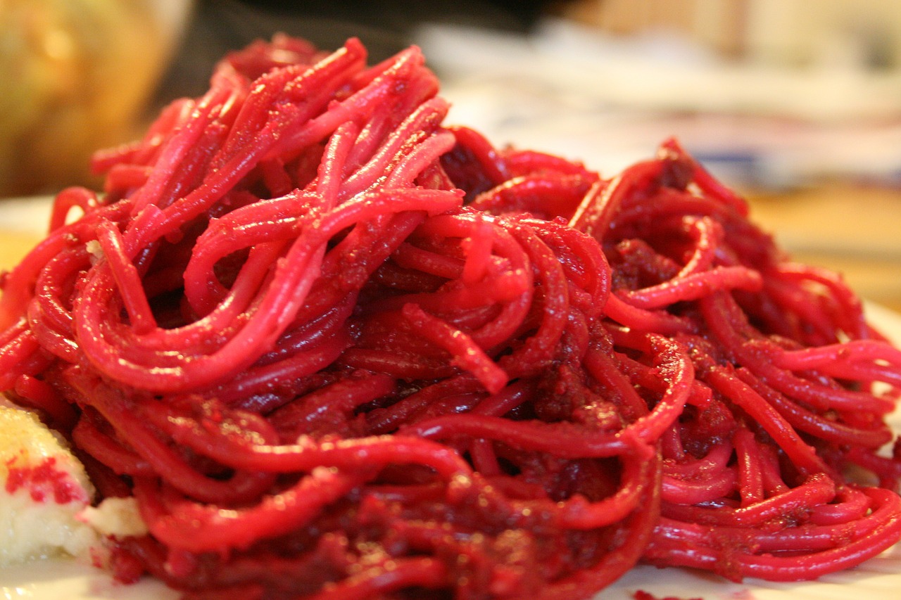 spaghetti noodles red beets free photo