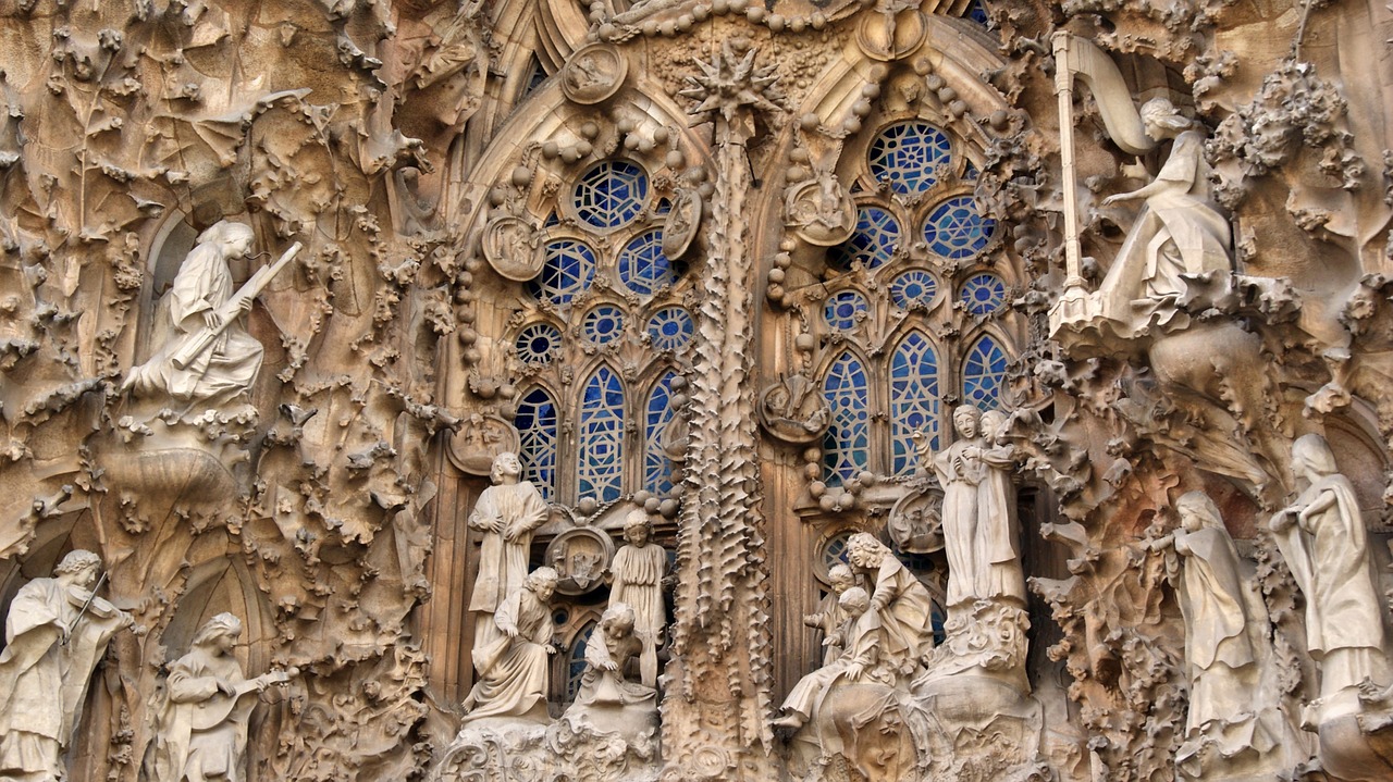 spain barcelona church free photo