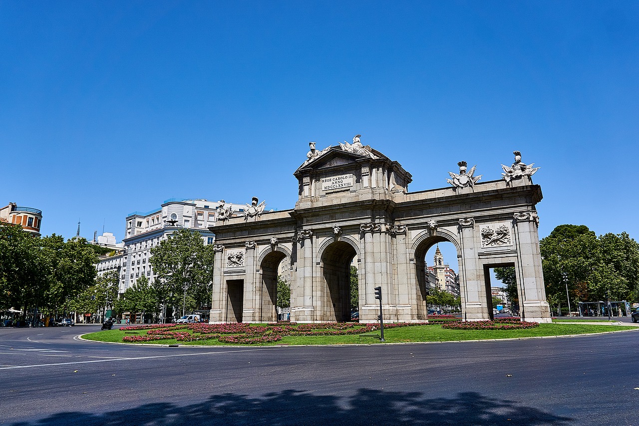 spain madrid arc de triomphe free photo