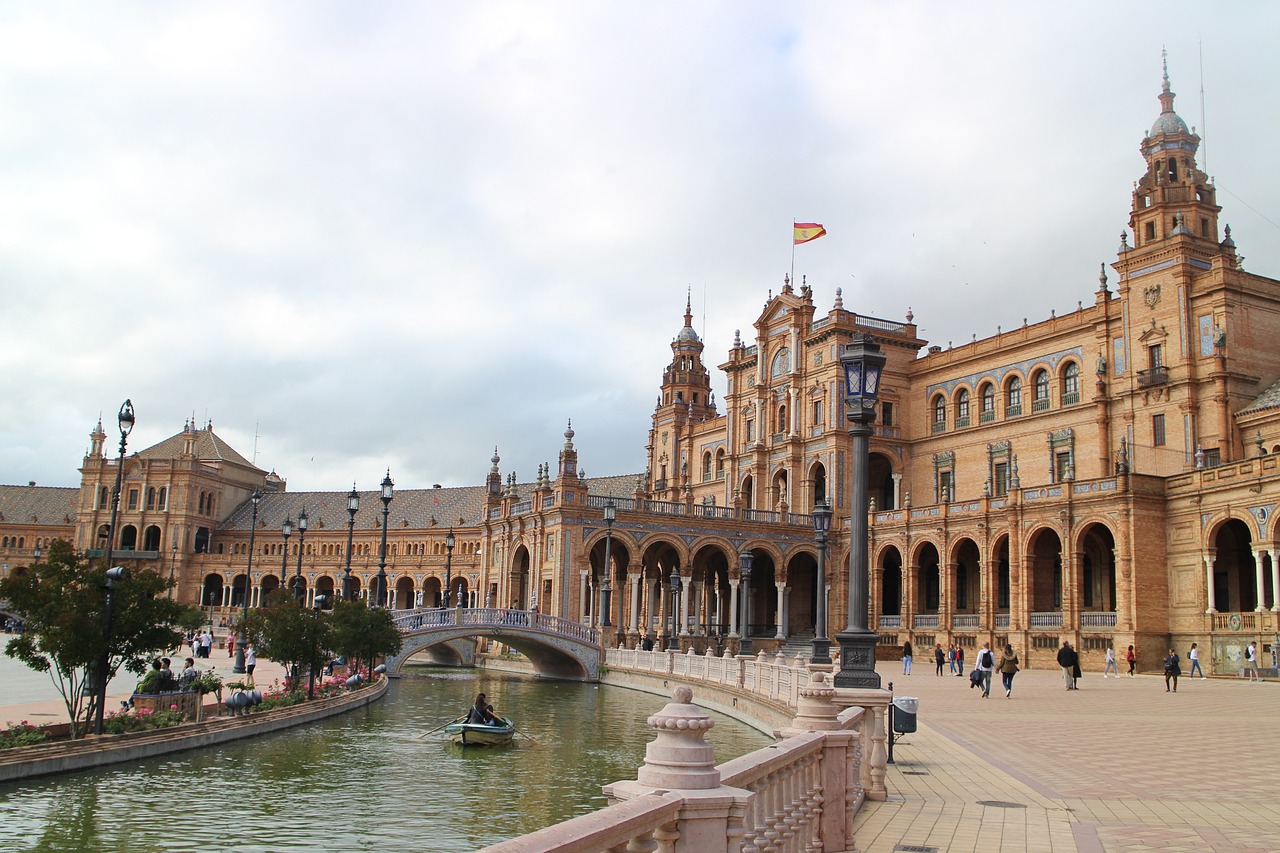 spain  architecture  square free photo