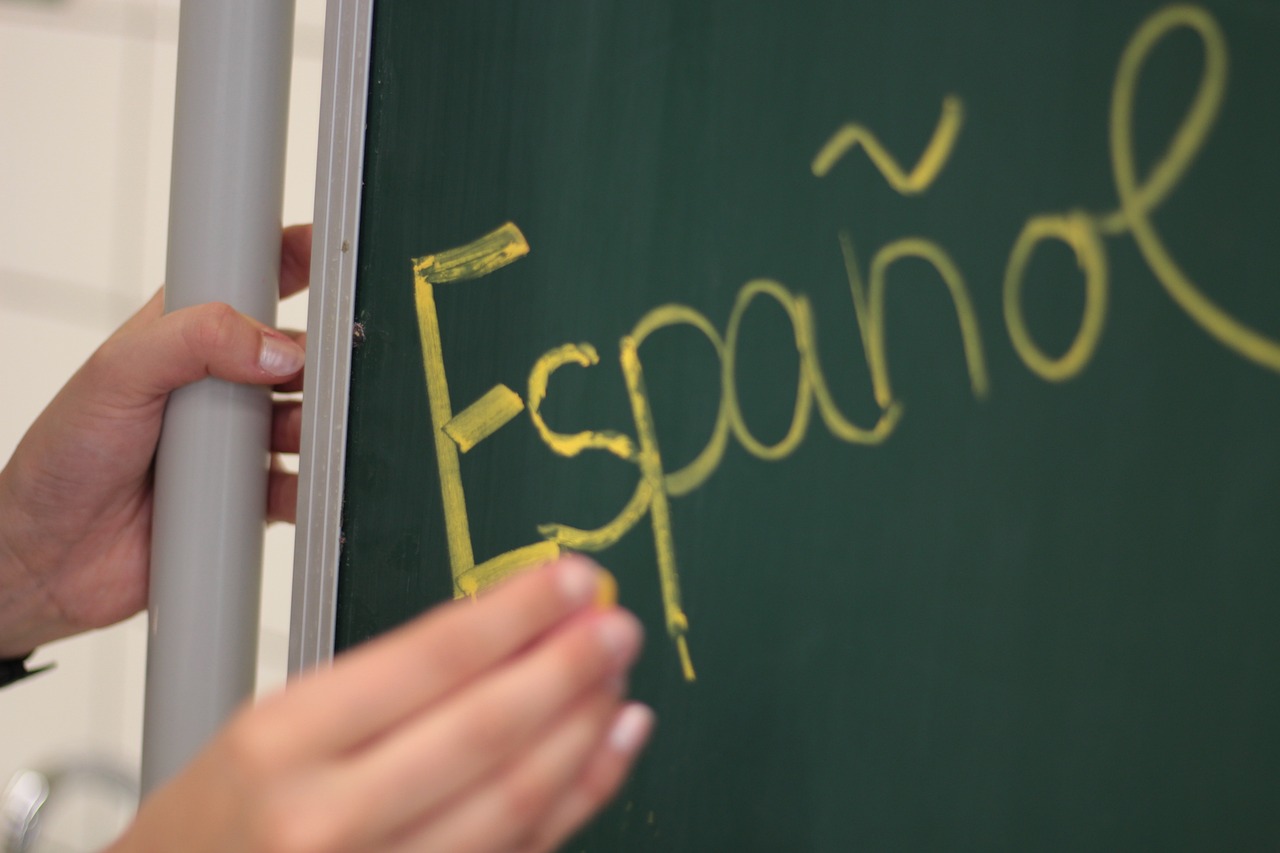 spanish teaching board free photo