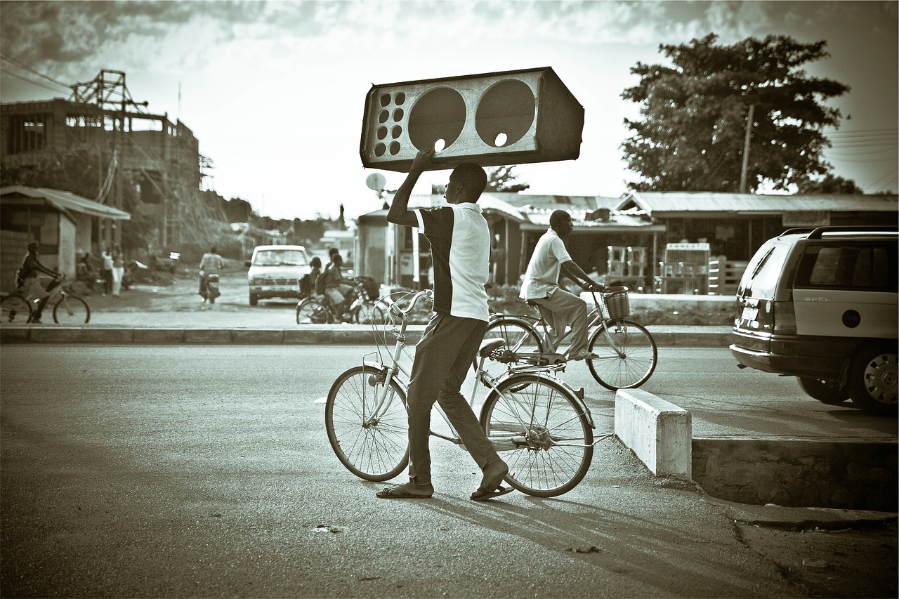 speaker box people bikes free photo