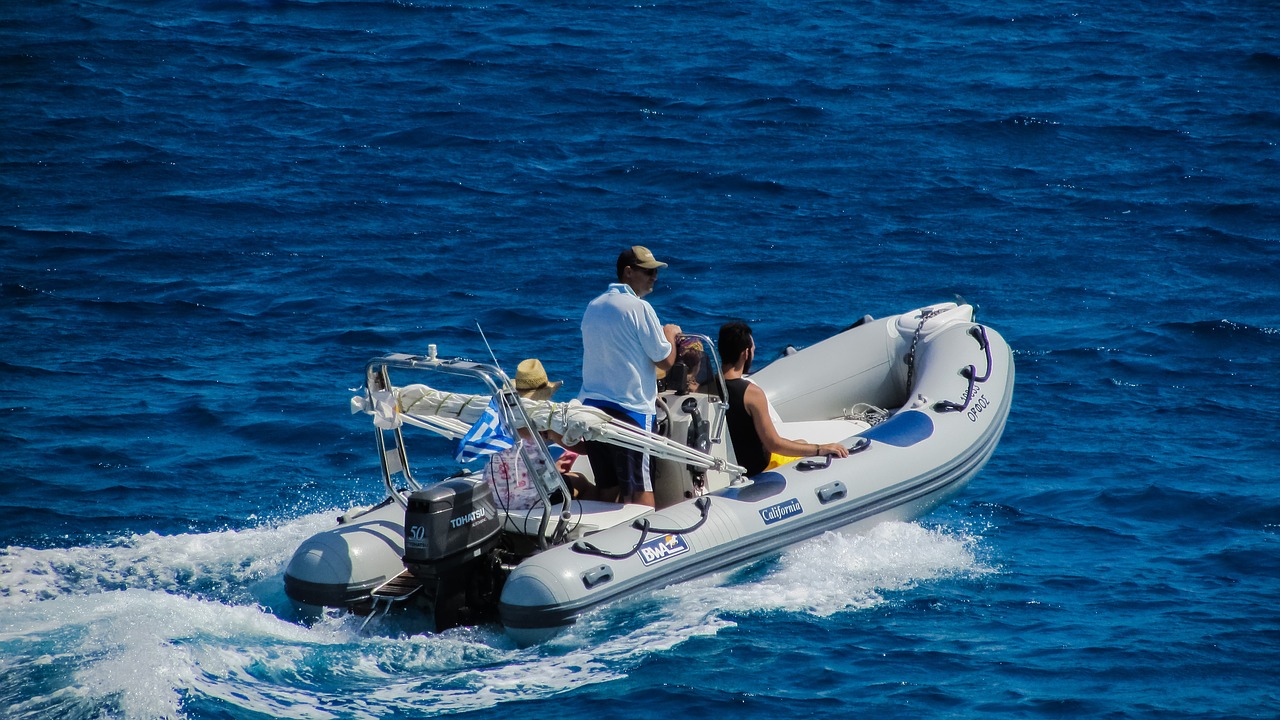 speed boat sea water free photo