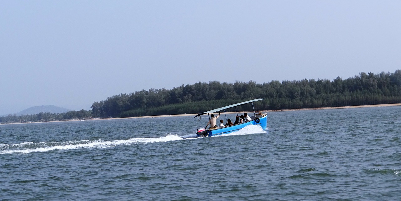 speed boat sea indian ocean free photo