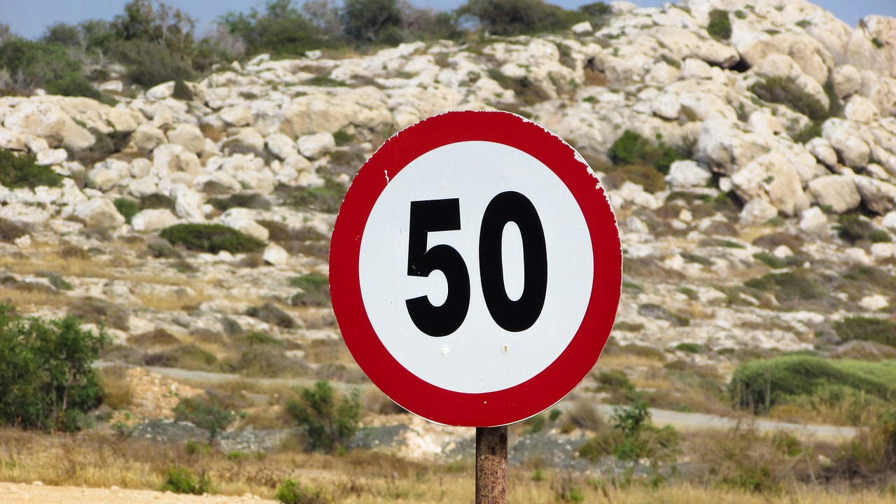 speed limit sign maximum free photo