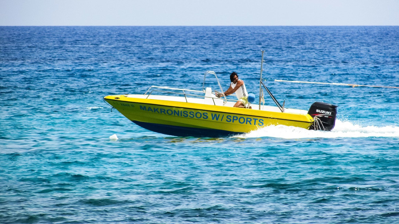 speedboat watersports action free photo