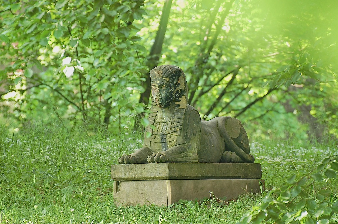 sphinx statue green free photo
