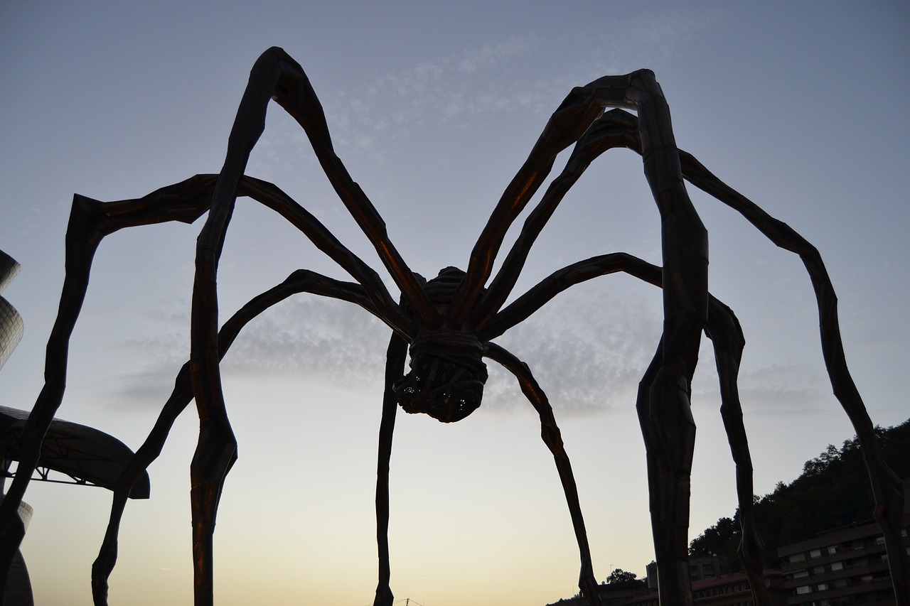 spider guggemheim sculpture free photo