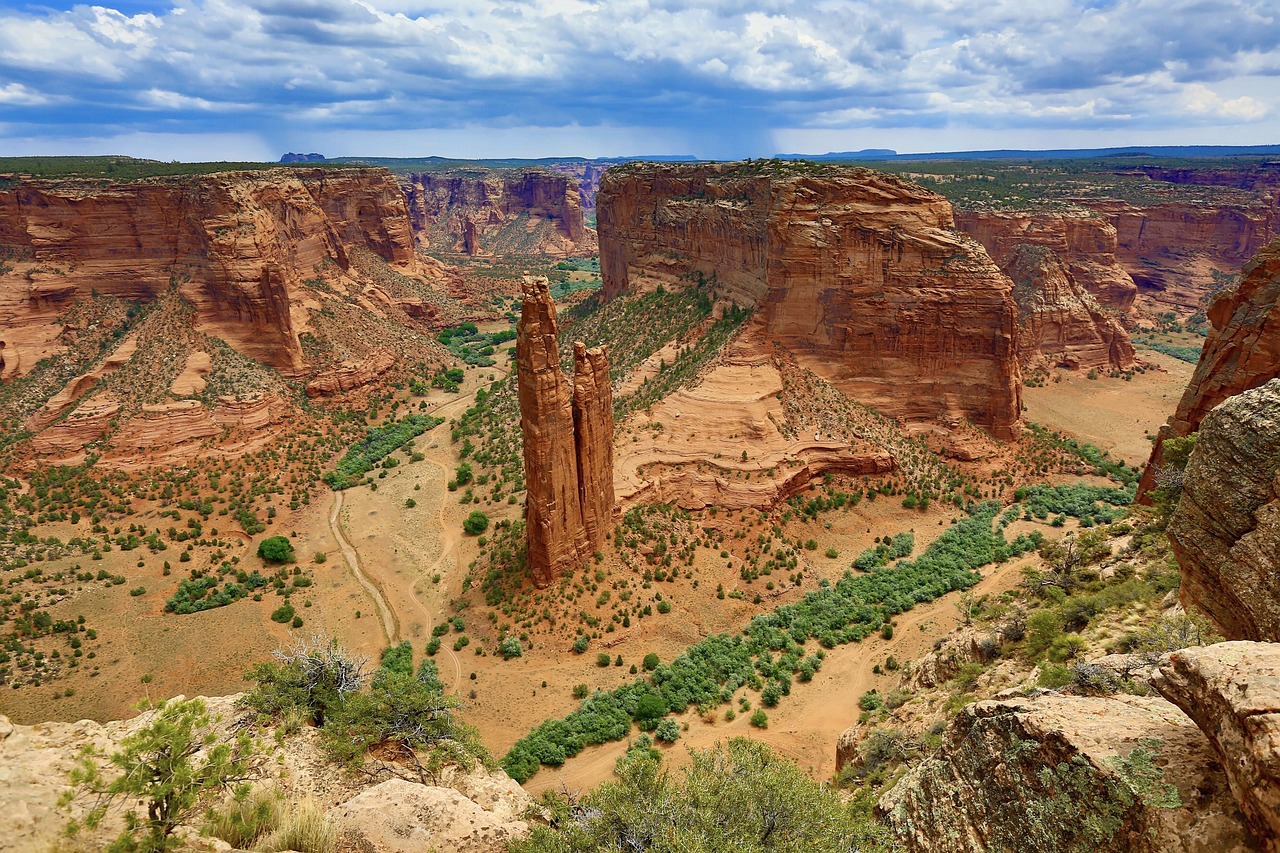 spider rock canyon de chelly free photo