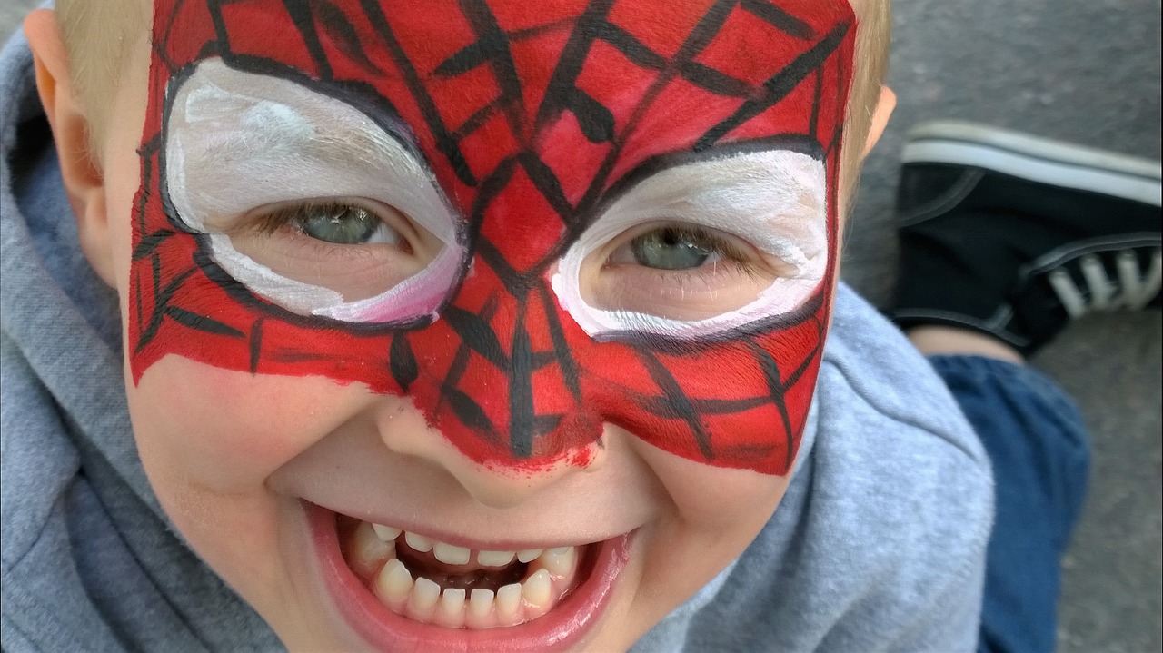 child make up spider man free photo