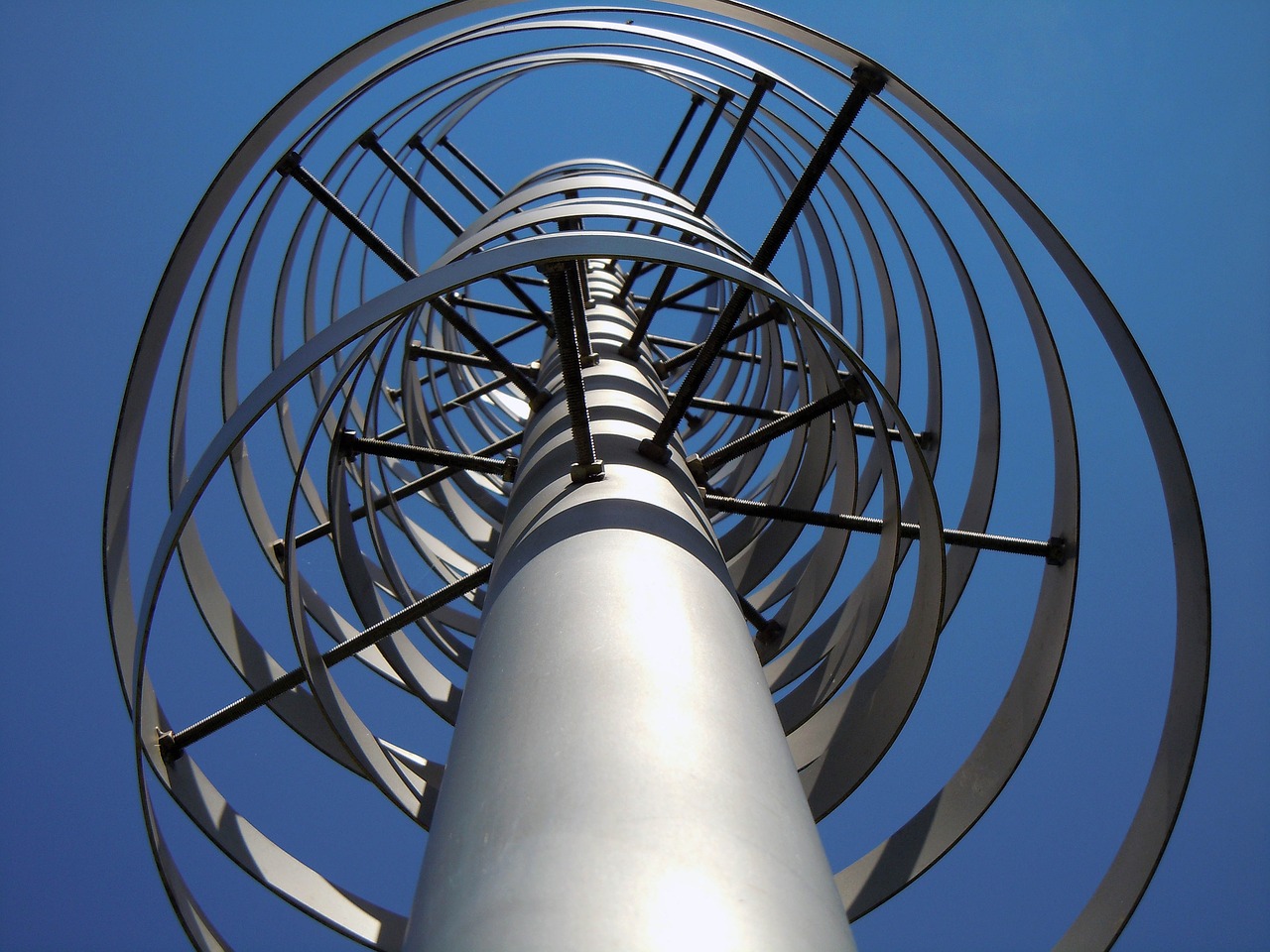 spiral sculpture metal free photo