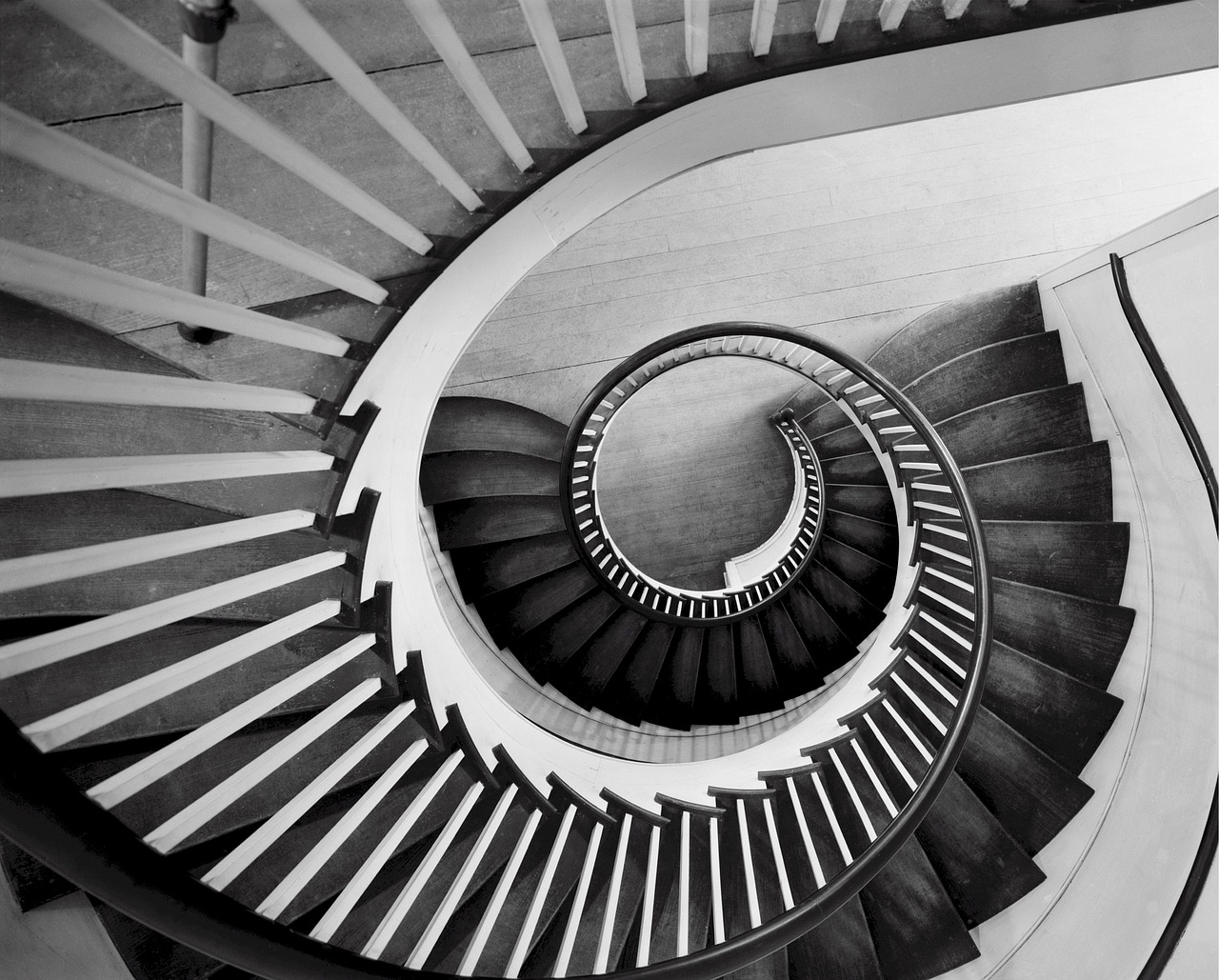 spiral staircase historic architecture free photo